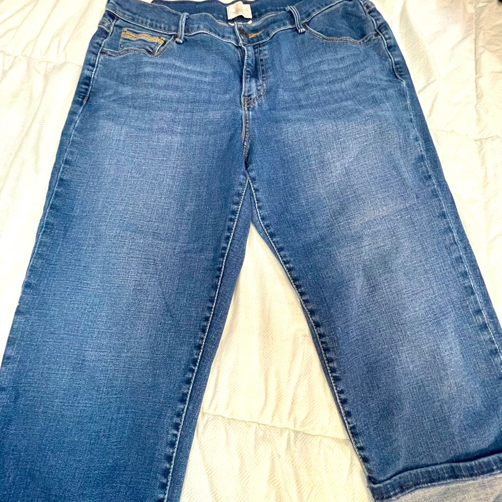 Levi’s women’s capris great condition size 12